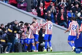 战术革命！科尔主动拆散库里格林组合，勇士进攻瞬间流畅，雄鹿惨成试验品