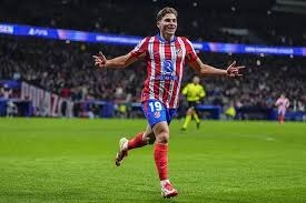 马里安诺·李维拉在 2013 年全明星赛最后一次登场，全场球员与观众起立致敬